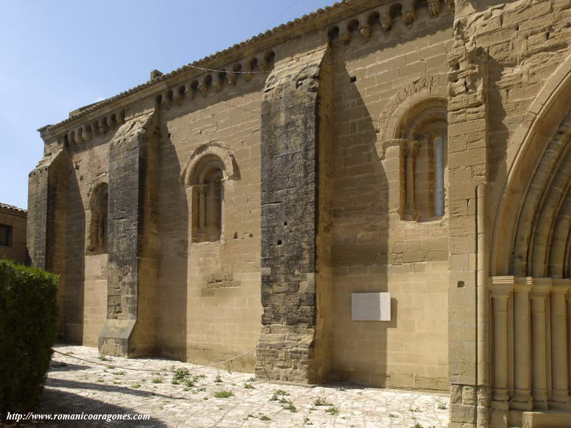 PORTADA Y MURO SUR DEL TEMPLO